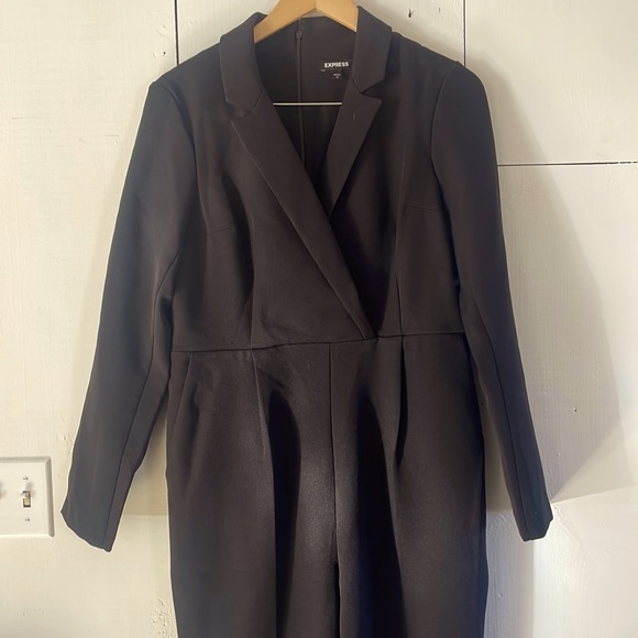 Chic Black Express Jumpsuit - Picture 1 of 6